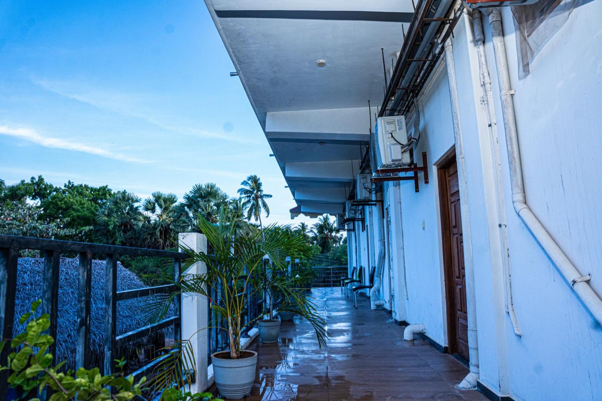 Theevanni Resort トリンコマリー エクステリア 写真