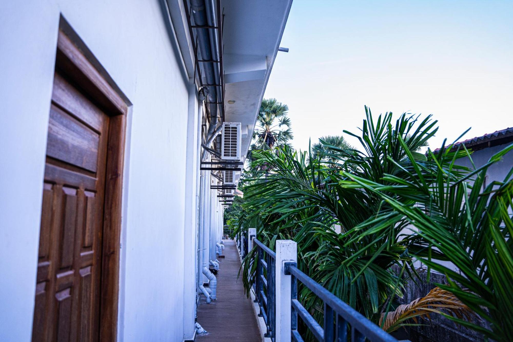 Theevanni Resort トリンコマリー エクステリア 写真